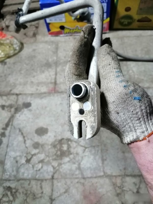 Трубка кондиционера Mitsubishi Lancer 9