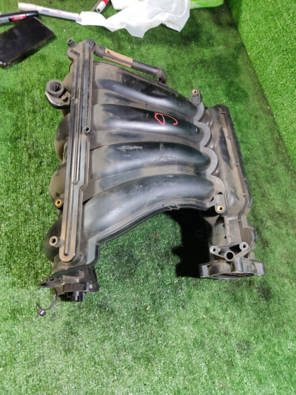 Впускной коллектор Nissan Lafesta
