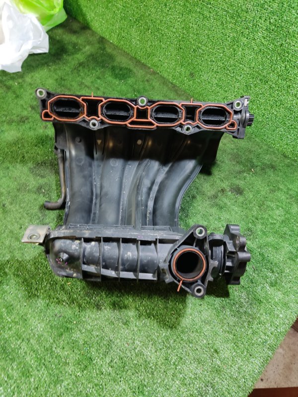Впускной коллектор Nissan Lafesta