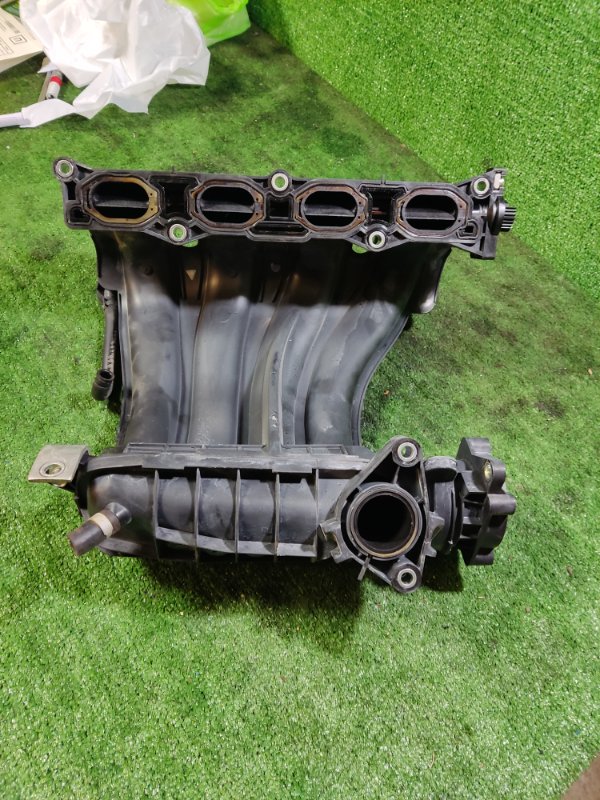 Впускной коллектор Nissan Lafesta