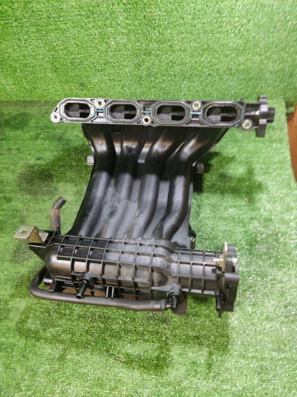Впускной коллектор Nissan Serena