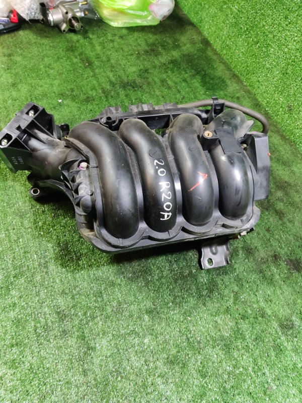 Впускной коллектор Honda Stepwgn