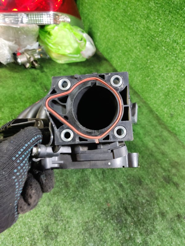 Впускной коллектор Honda Stepwgn