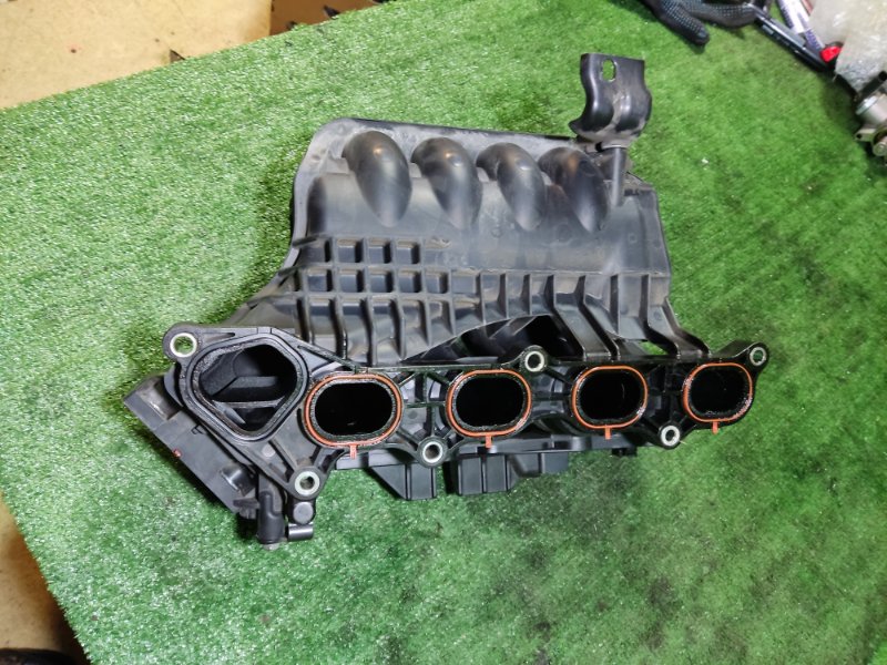 Впускной коллектор Honda Stepwgn