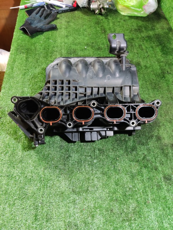 Впускной коллектор Honda Stepwgn