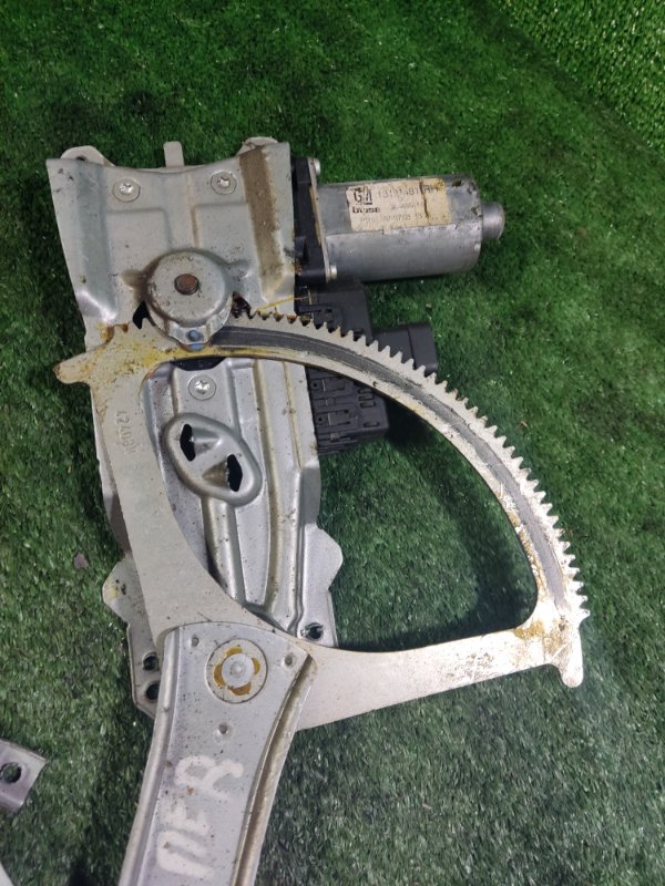 Стеклоподъемник Opel Astra H