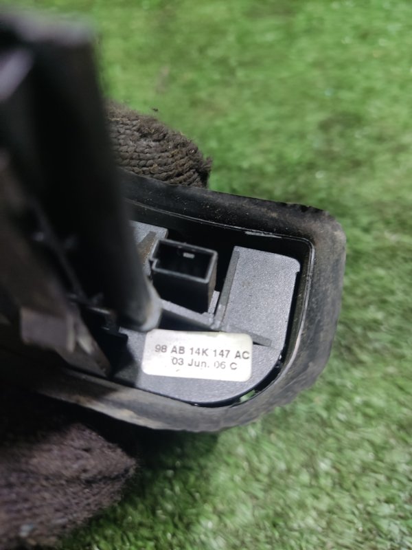 Переключатель магнитолы Ford Fusion