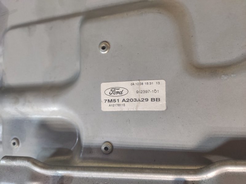 Стеклоподъемник Ford Focus 2010 2