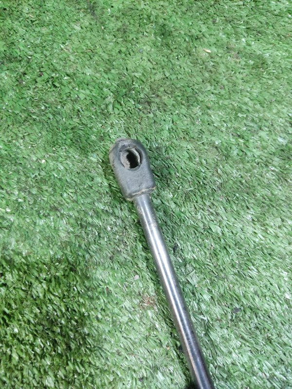 Амортизатор крышки багажника Renault Megane 2