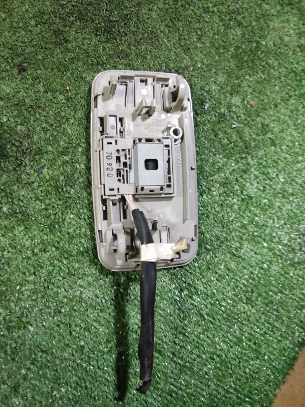 Плафон салонный Toyota Auris