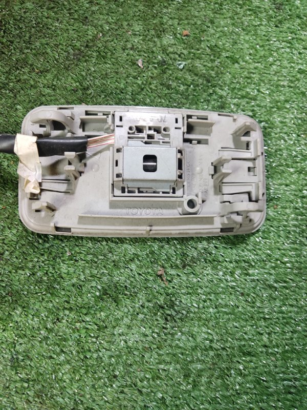 Плафон салонный Toyota Auris