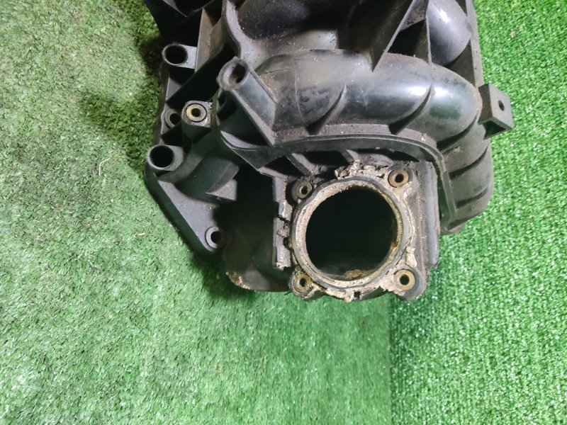 Впускной коллектор Volkswagen Golf 4