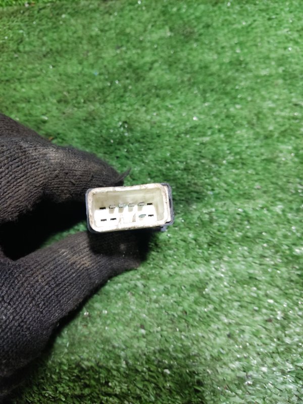 Кнопка Toyota Estima Lucida