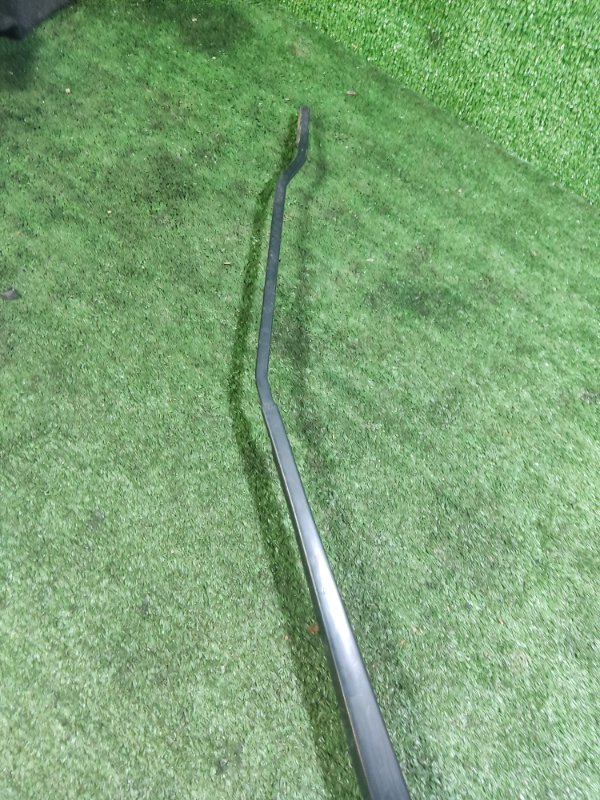 Поводок стеклоочистителя правый Peugeot 206