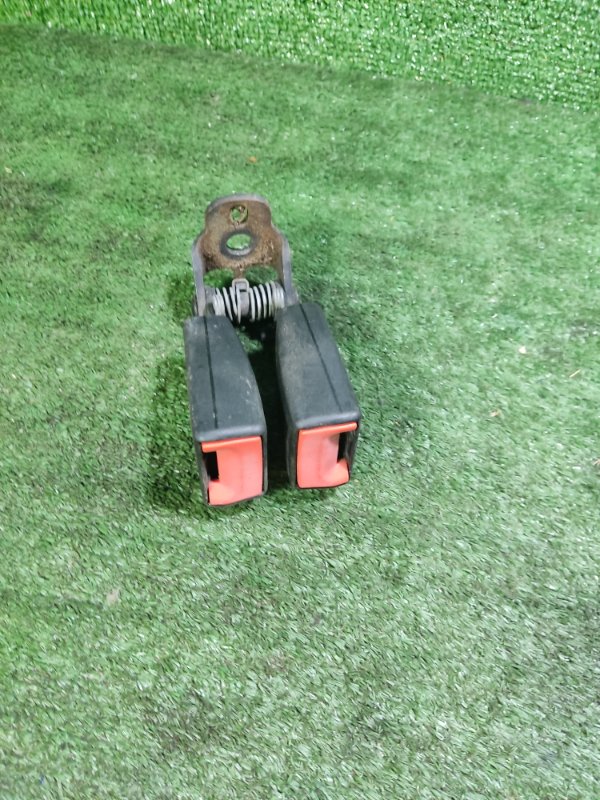 Защелка ремня безопасности Ford Focus 1