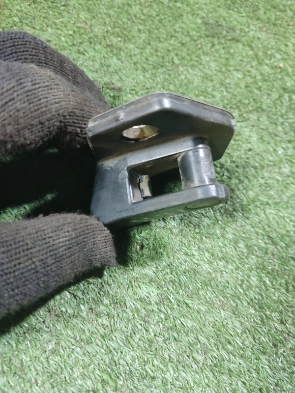 Ответная часть замка двери BMW 5 E39