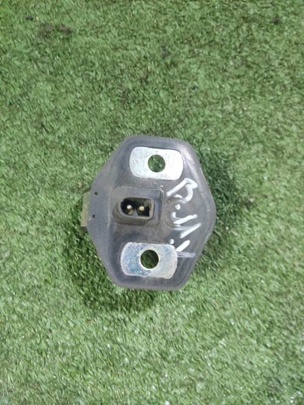 Ответная часть замка двери BMW 5 E39