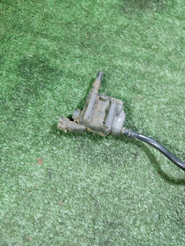 Клапан вентиляции топливного бака LADA Kalina