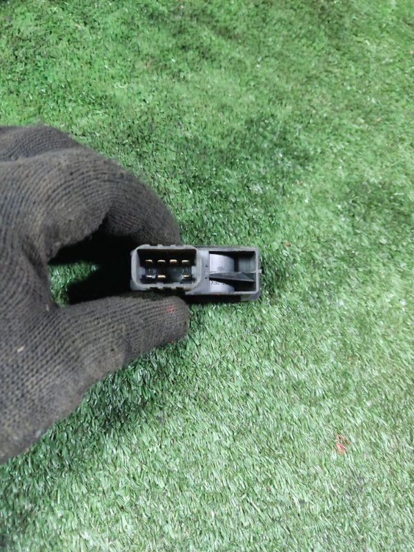 Кнопка стеклоподъемника LADA Kalina