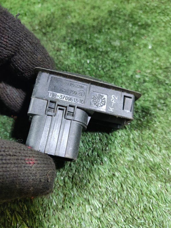 Кнопка стеклоподъемника LADA Kalina