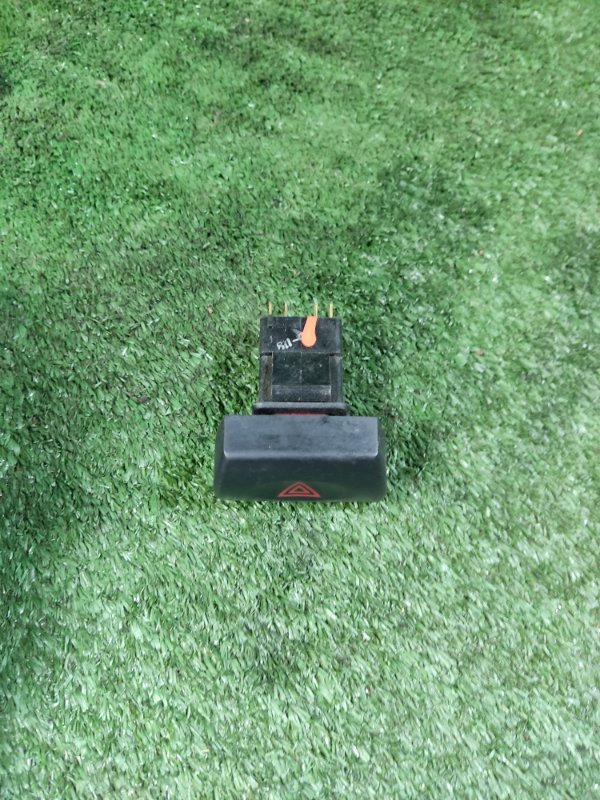 Кнопка аварийной сигнализации LADA Kalina