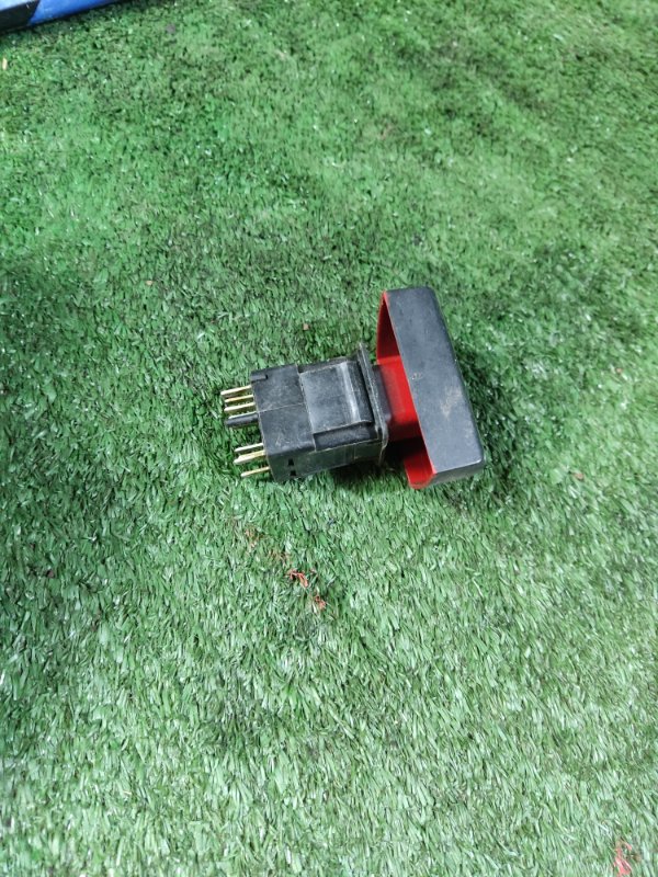 Кнопка аварийной сигнализации LADA Kalina