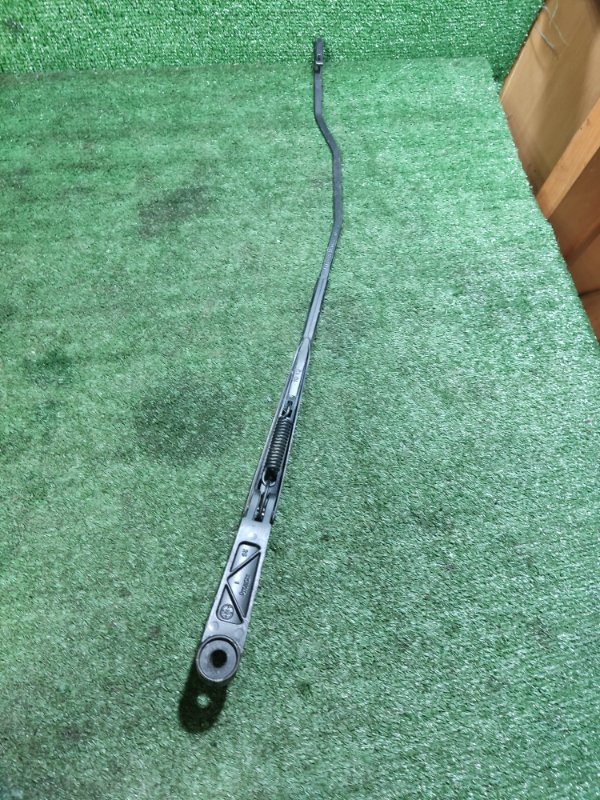 Поводок стеклоочистителя правый LADA Kalina