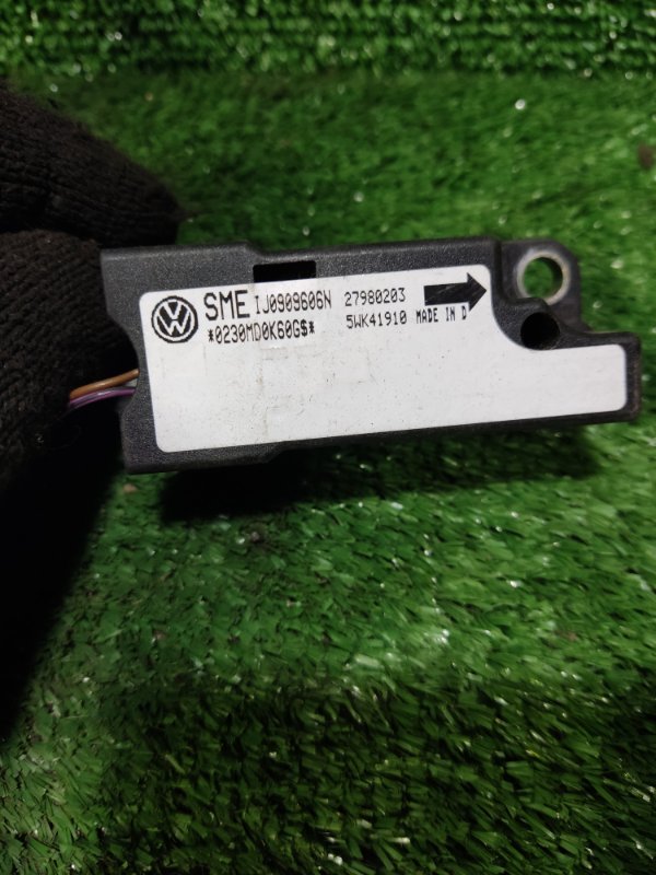 Датчик AIR BAG Volkswagen Passat B5