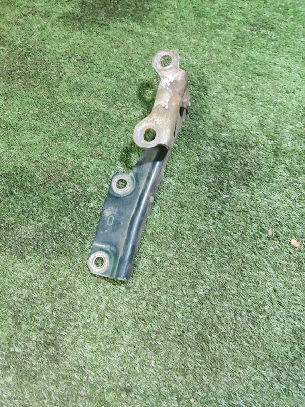 Петля капота Mitsubishi Carisma