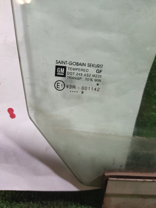 Стекло переднее правое Opel Combo