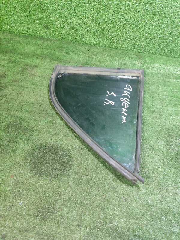 Стекло заднее правое Hyundai Accent 2