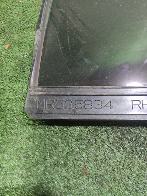 Стекло заднее правое Mitsubishi Lancer 9
