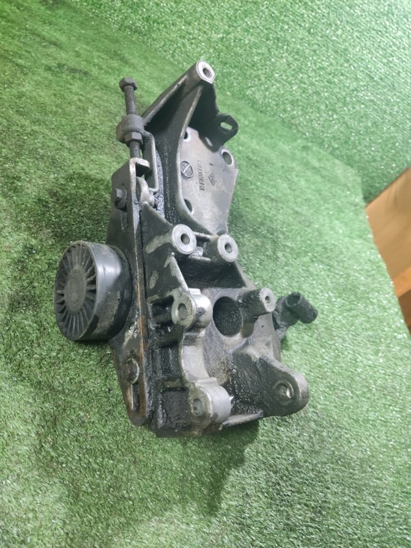 Кронштейн генератора Renault Symbol 2009 2