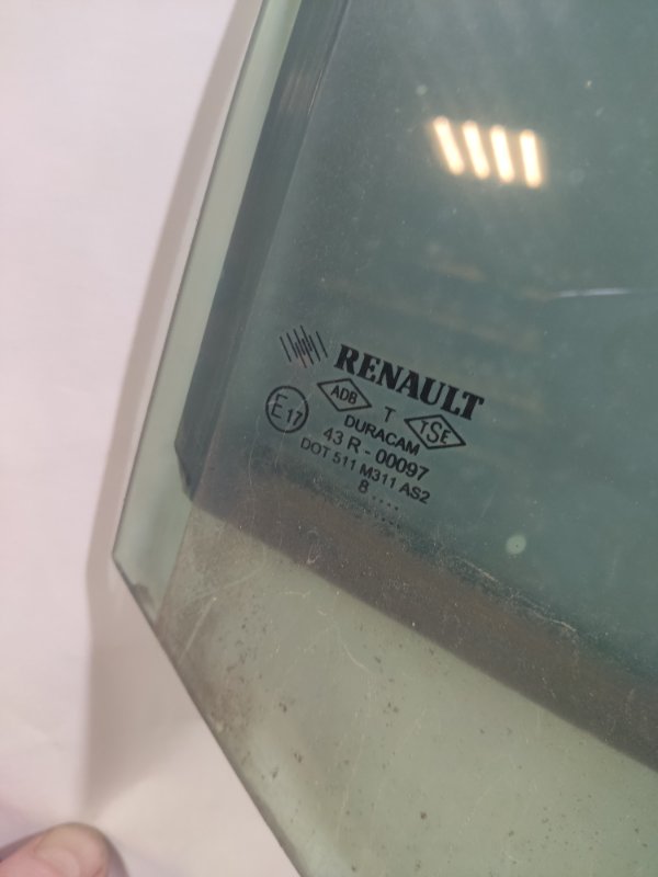 Стекло двери заднее правое Renault Symbol 2009 2