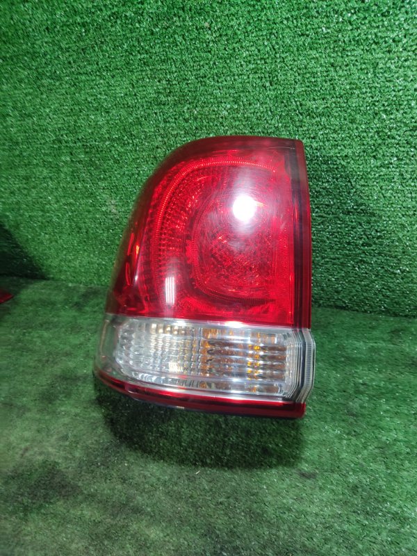 Фонарь задний левый Toyota Land Cruiser 2008 200