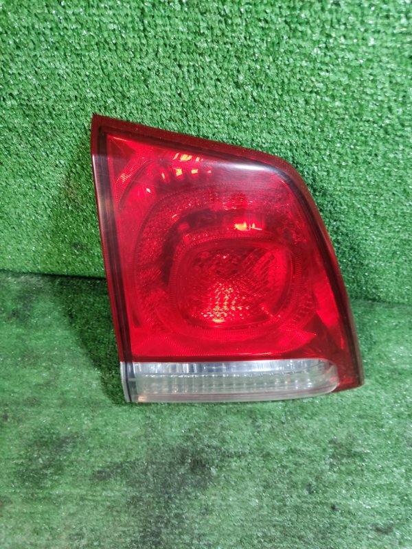 Фонарь внутренний Toyota Land Cruiser 2008 200