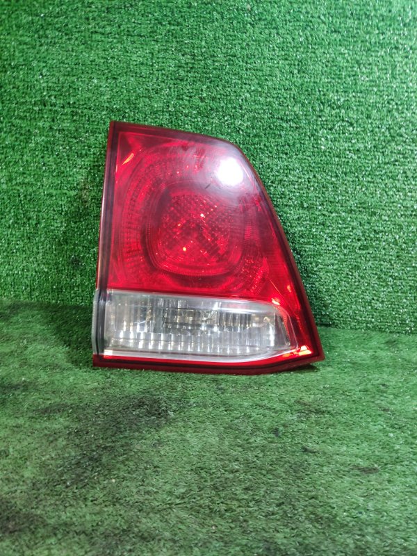 Фонарь внутренний Toyota Land Cruiser 2008 200