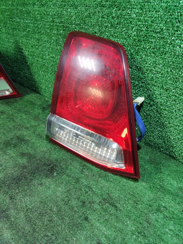 Фонарь внутренний Toyota Land Cruiser 2008 200