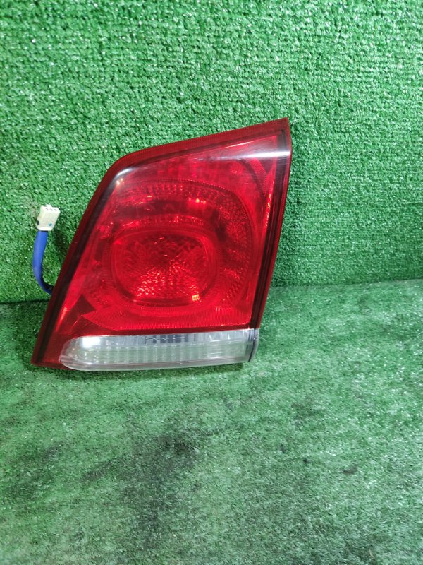 Фонарь внутренний Toyota Land Cruiser 2008 200