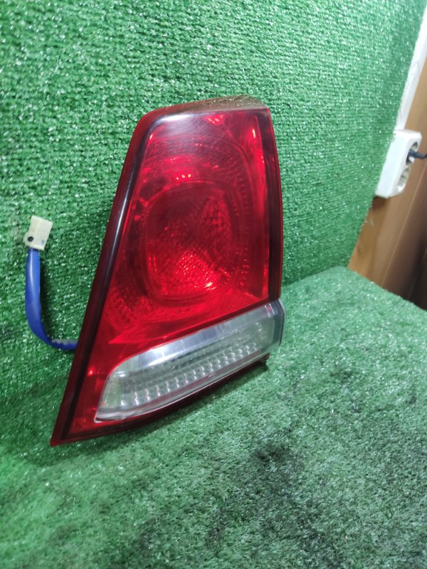 Фонарь внутренний Toyota Land Cruiser 2008 200