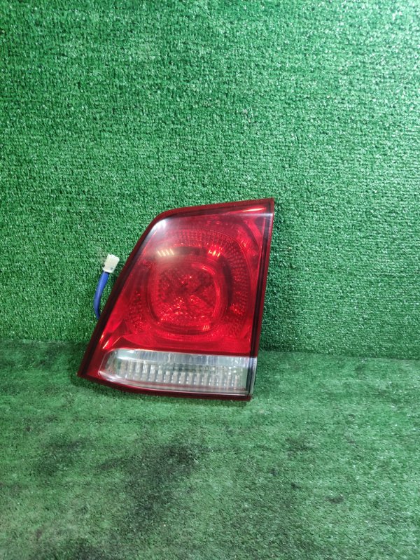 Фонарь внутренний Toyota Land Cruiser 2008 200