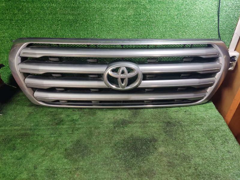 Решетка радиатора Toyota Land Cruiser 2008 200