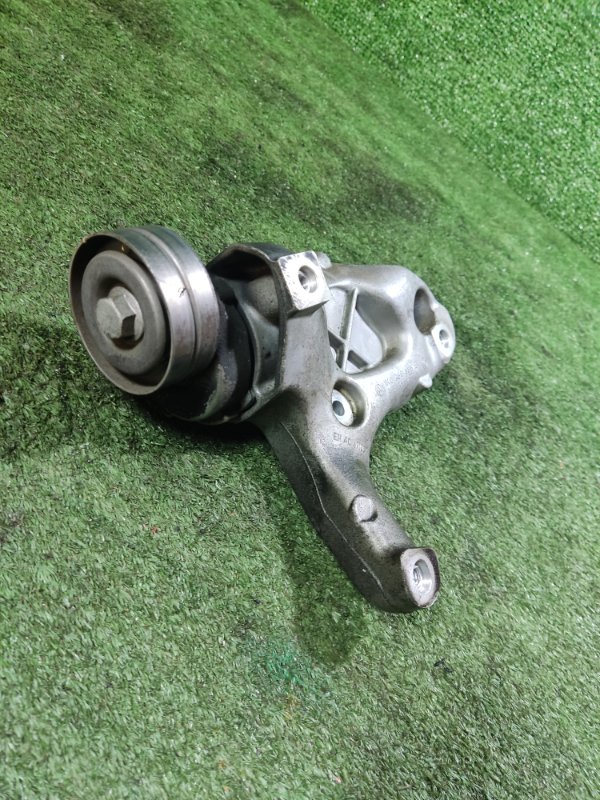 Кронштейн кондиционера Volkswagen Golf 1K5