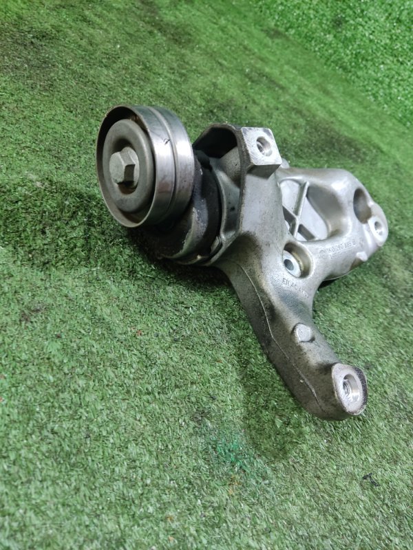 Кронштейн кондиционера Volkswagen Golf 1K5