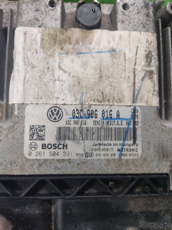 Блок управления двигателем Volkswagen Golf 1K1