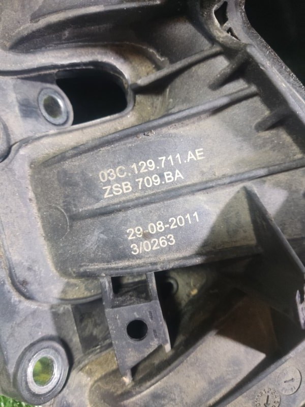 Коллектор впускной Volkswagen Golf 5K1
