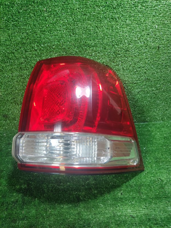 Фонарь задний правый Toyota Land Cruiser 2008 200