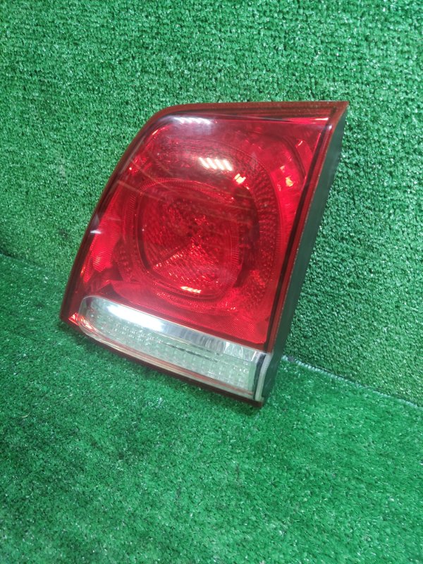 Фонарь внутренний Toyota Land Cruiser 2008 200