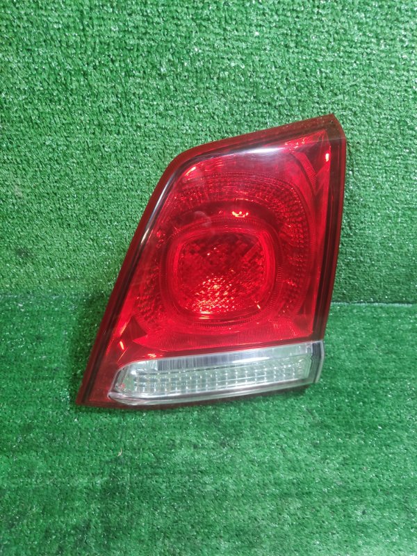 Фонарь внутренний Toyota Land Cruiser 2008 200