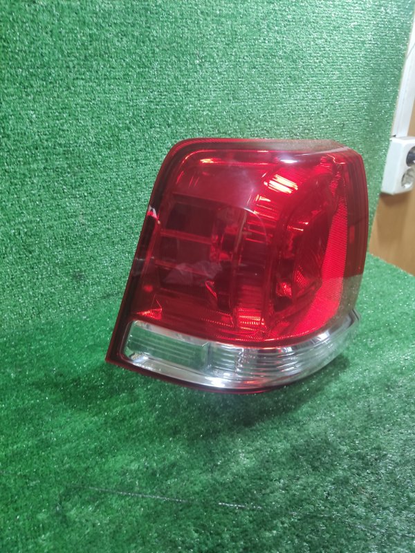 Фонарь задний левый Toyota Land Cruiser 2008 200